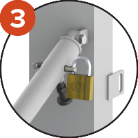 Locking bolt on the extensible strut can be locked in playing position thanks to a padlock (not included)