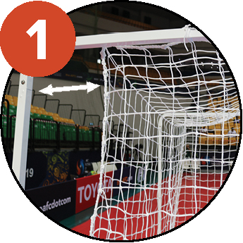 futsal-mobile-goal-with-counterweights-fixed-on-the-rear-part-z1