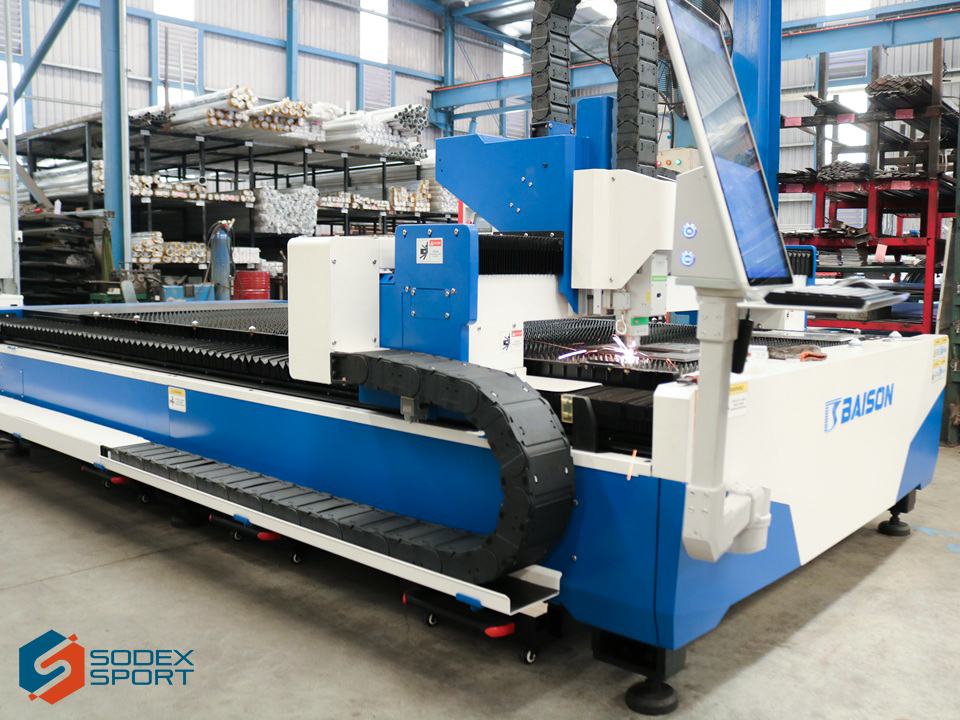 new-member-of-metal-workshop-team-laser-plate-cutting-machine-2